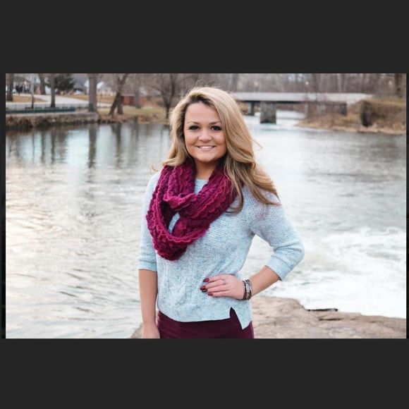 Meet your Posher, Kiersten - Picture 1 of 1